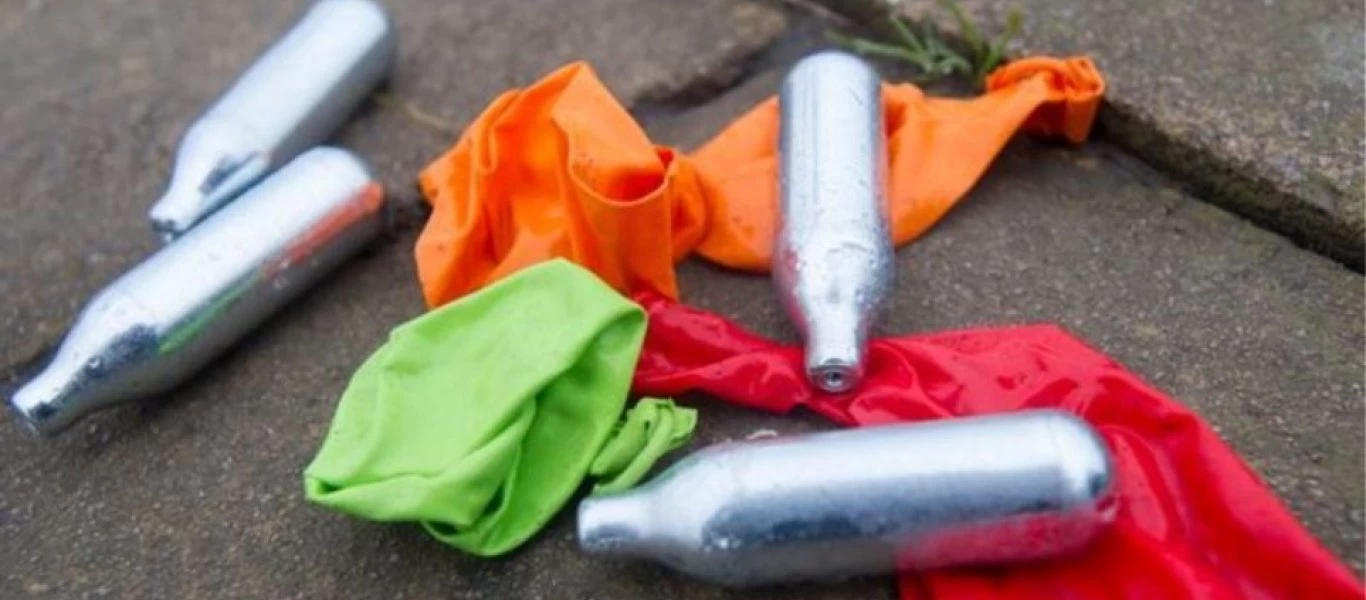 Κρήτη: Κατασχέθηκαν μπαλόνια και αμπούλες με «αέριο του γέλιου» - 4 συλλήψεις